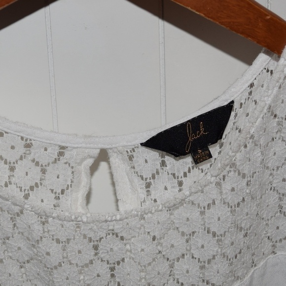 Super cute top - Picture 4 of 4